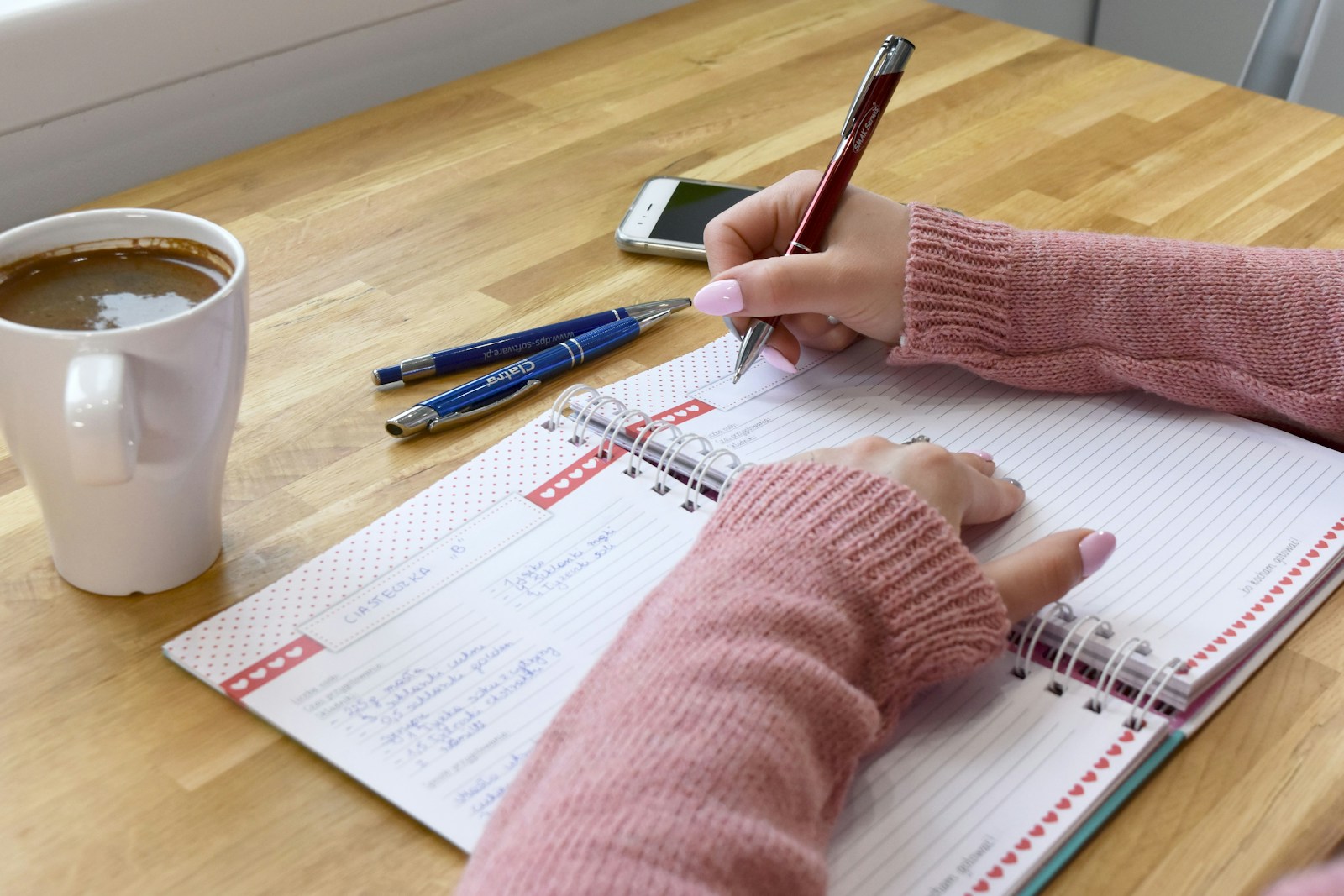 ノートに書き込みながら学ぶ手元